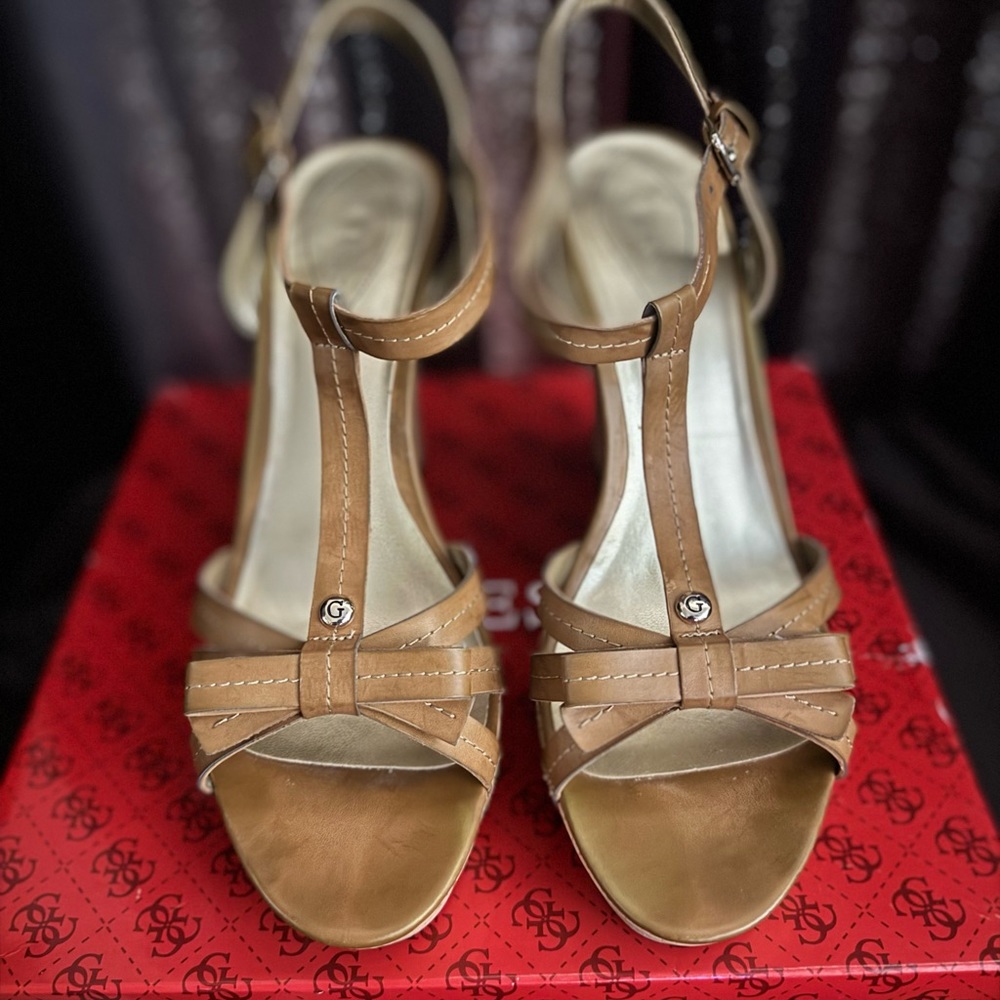 Women’s wedge sandal by Guess